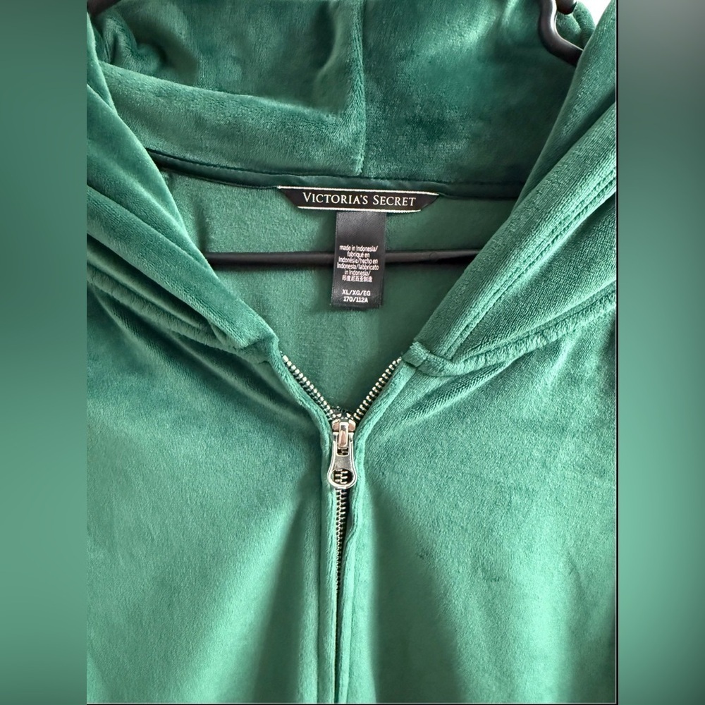 Victoria’s Secret Emerald Green Velour Zip Hoodie XL Plush Velvet Y2K Lounge - Picture 6 of 13